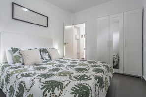 1 dormitorio, tabla de planchar con plancha, wifi gratis y ropa de cama