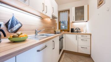 Kühlschrank, Ofen, Herdplatte, Geschirrspüler