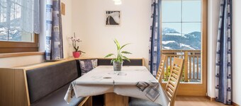 Holiday Apartment with Mountain View, Panoramic Terrace & Balcony