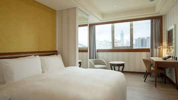 Elite Double Room | Minibar, desk, blackout drapes, free WiFi