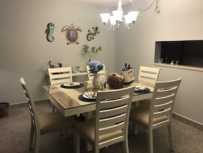 Dining - Beautiful  Non Driving Beach East Wind Condo (Ponce Inlet)