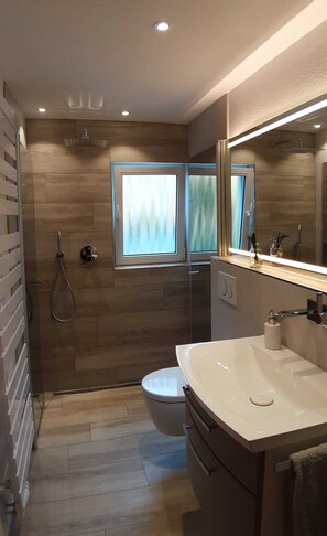 Imagen sin descripción, 2 de 18, botón