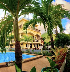 Property grounds - One bedroom with kitchen & shower room (San Antonio)