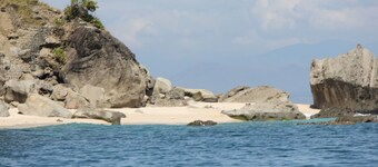 One bedroom with kitchen & shower room