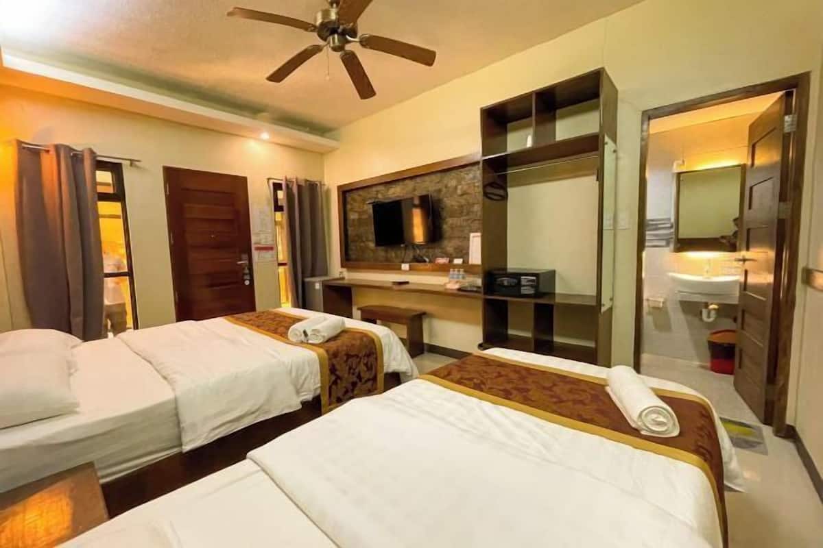 1 habitación, escritorio, wifi gratis y ropa de cama