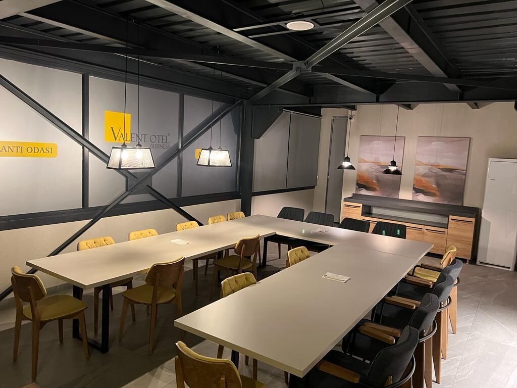 22-inch led tv with satellite channels, tv, heated floors