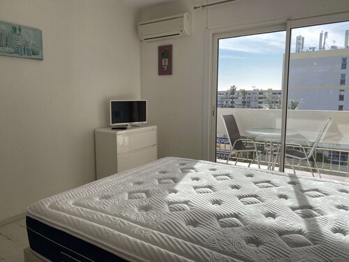 Studio for 2 with air conditioning and wifi in Balaruc-les-Bains