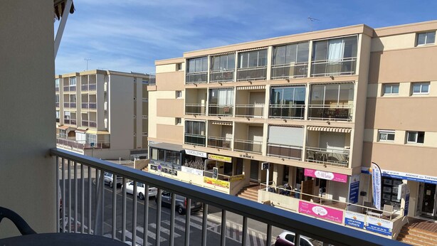 Property grounds - Cozy Studio Near Thermal Baths with Balcony, A/C, and Modern Amenities (Balaruc-les-Bains)