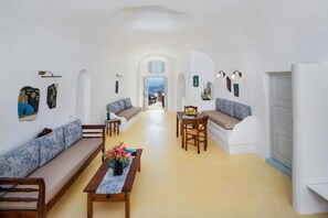 IATIS NOSTALGIA | Living area - Iatis View Collection - Adults Only (Santorini)