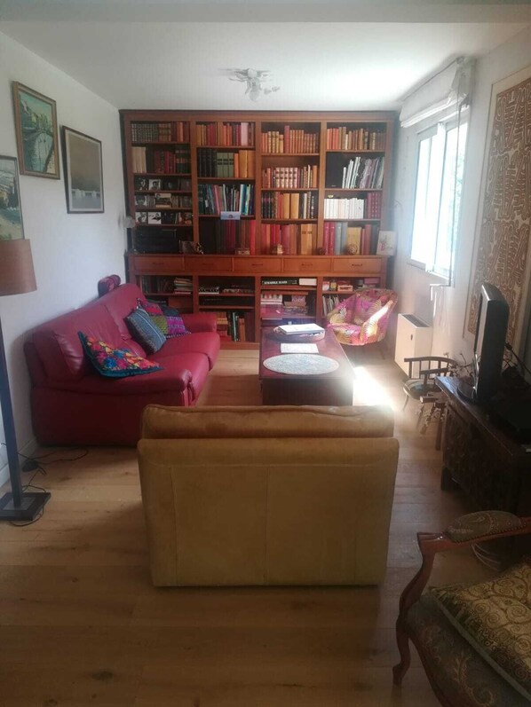 TV, books