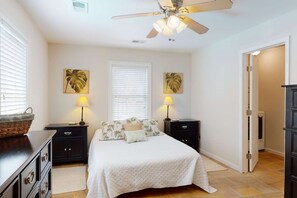 3 bedrooms, iron/ironing board, free WiFi, bed sheets - Tipsea Toes - Private Home w/Backyard Oasis - Pool, Deck, Fire Pit, Close to Beach (Carolina Beach)