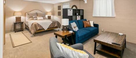 Iron/ironing board, free WiFi, bed sheets