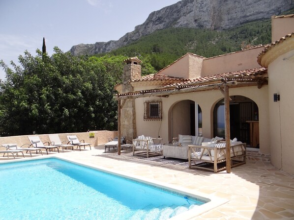 Piscine extérieure, piscine chauffée