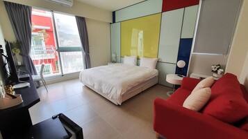Deluxe Double Room, 1 King Bed, Non Smoking | Premium bedding, pillowtop beds, individually decorated