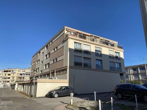 Exterior - Cozy Studio Near Thermal Baths, Amenities, and Free WiFi (Balaruc-les-Bains)