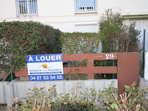 Exterior detail - Cozy Studio with Garden, Near Thermes, WiFi, AC (Balaruc-les-Bains)