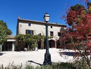 Front of property - Rémy A Dit (St.-Rémy-de-Provence)