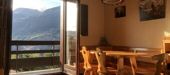 Spacious, 6-person chalet with stunning views in La Norma, French Alps