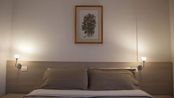 Standaard kamer, 1 twee- of 2 eenpersoonsbedden, balkon | Hypoallergeen beddengoed, gratis wifi, beddengoed