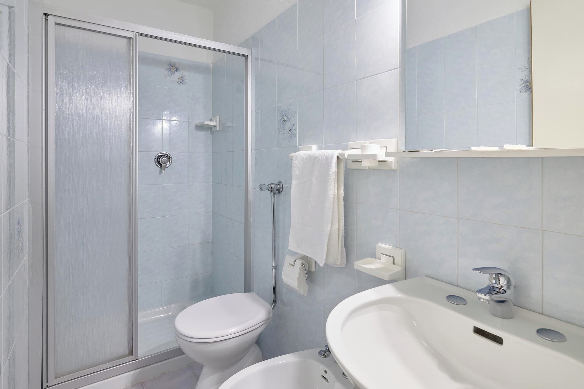 Quadrupla Comfort | Bagno | Doccia, soffione a pioggia, asciugacapelli, bidet