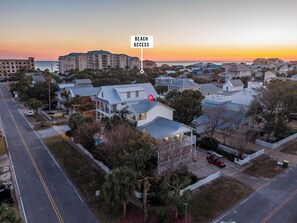 Exterior - Crystal Beach*GolfCart*BeachSvc*BchGear*Dogs OK! (Destin)