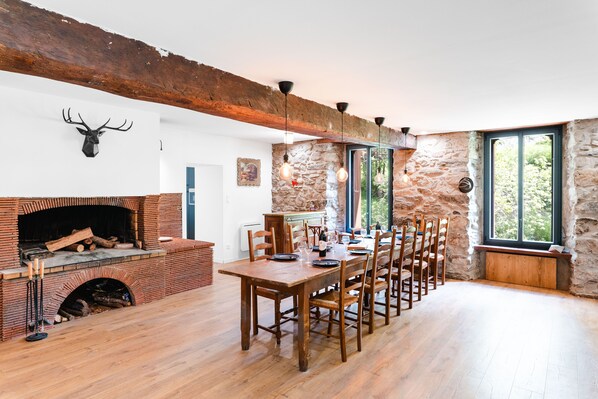 تناول الطعام