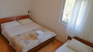 1 bedroom, internet, bed sheets - Apartments Marijan, (16163), Veli Rat, hr (Veli Rat)