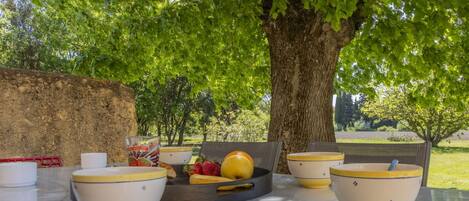 Outdoor dining