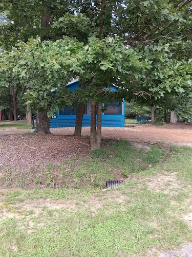 MONTHLY RENTAL, KING BED, HOT TUB, WIFI, KITCHEN, KENNARD TX. 159 HWY 7 #201