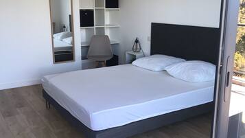 4 slaapkamers, een strijkplank/strijkijzer, gratis wifi