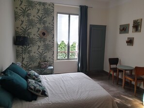 1 bedroom, iron/ironing board, travel cot, free WiFi