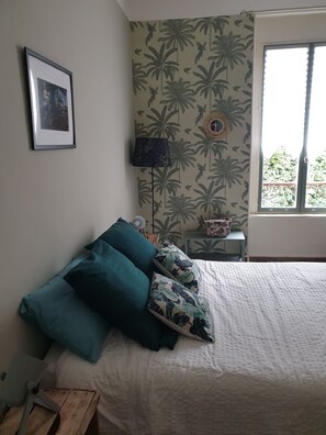 1 bedroom, iron/ironing board, travel cot, free WiFi