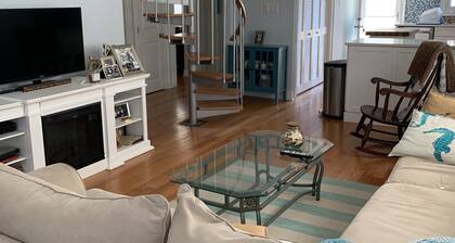 Blissful Bayside Retreat