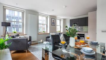 Een smart-tv en een kantoor