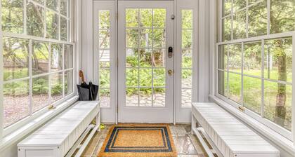 Large East Hampton house with heated pool and home gym - fully fenced