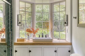 Interior - Large East Hampton house with heated pool and home gym - fully fenced (East Hampton)