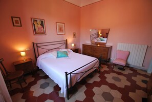 2 Schlafzimmer, Bügeleisen/Bügelbrett, Bettwäsche, Rollstuhlgeeignet