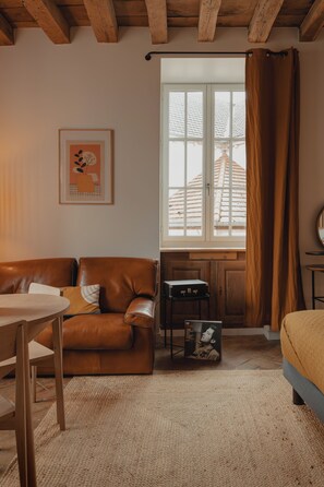 Unclassified image, 5 of 13, button - Room with terrace and vineyard view - Le Chainey (Change)