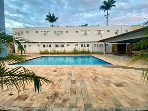 Kolam renang outdoor