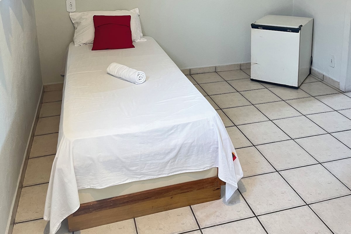Singola Executive, 1 letto singolo | Una scrivania, postazione laptop, Wi-Fi gratuito, lenzuola