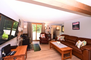 TV - Stay at One of the Most Convenient Locations in North Conway, NH! (North Conway)