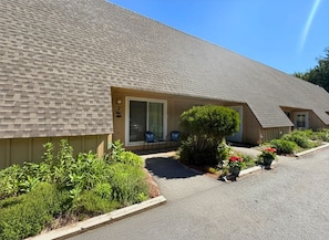 Exterior - Stay at One of the Most Convenient Locations in North Conway, NH! (North Conway)