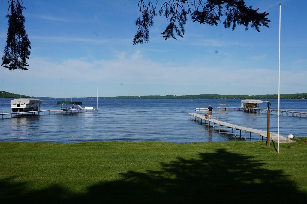 Waters Edge Green Lake