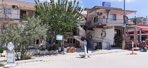 Front of property - Batu Pansiyon (Denizli)