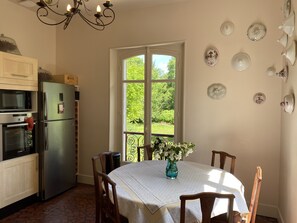 Dining - VILLAS DU PARC EN BOURGOGNE, 20 pers, 5*, European Ecolabel  (Vanvey)