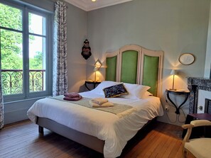 8 chambres, fer et planche à repasser, lit parapluie, Wi-Fi gratuit