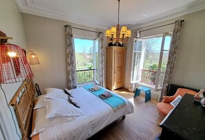 8 bedrooms, iron/ironing board, travel cot, free WiFi - VILLAS DU PARC EN BOURGOGNE, 20 pers, 5*, European Ecolabel  (Vanvey)