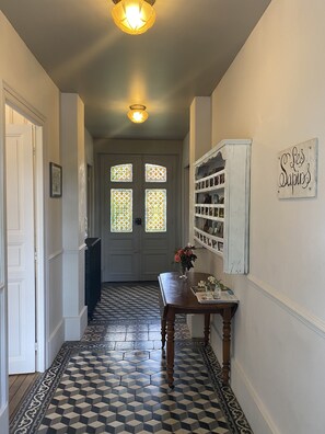 Lobby - VILLAS DU PARC EN BOURGOGNE, 20 pers, 5*, European Ecolabel  (Vanvey)