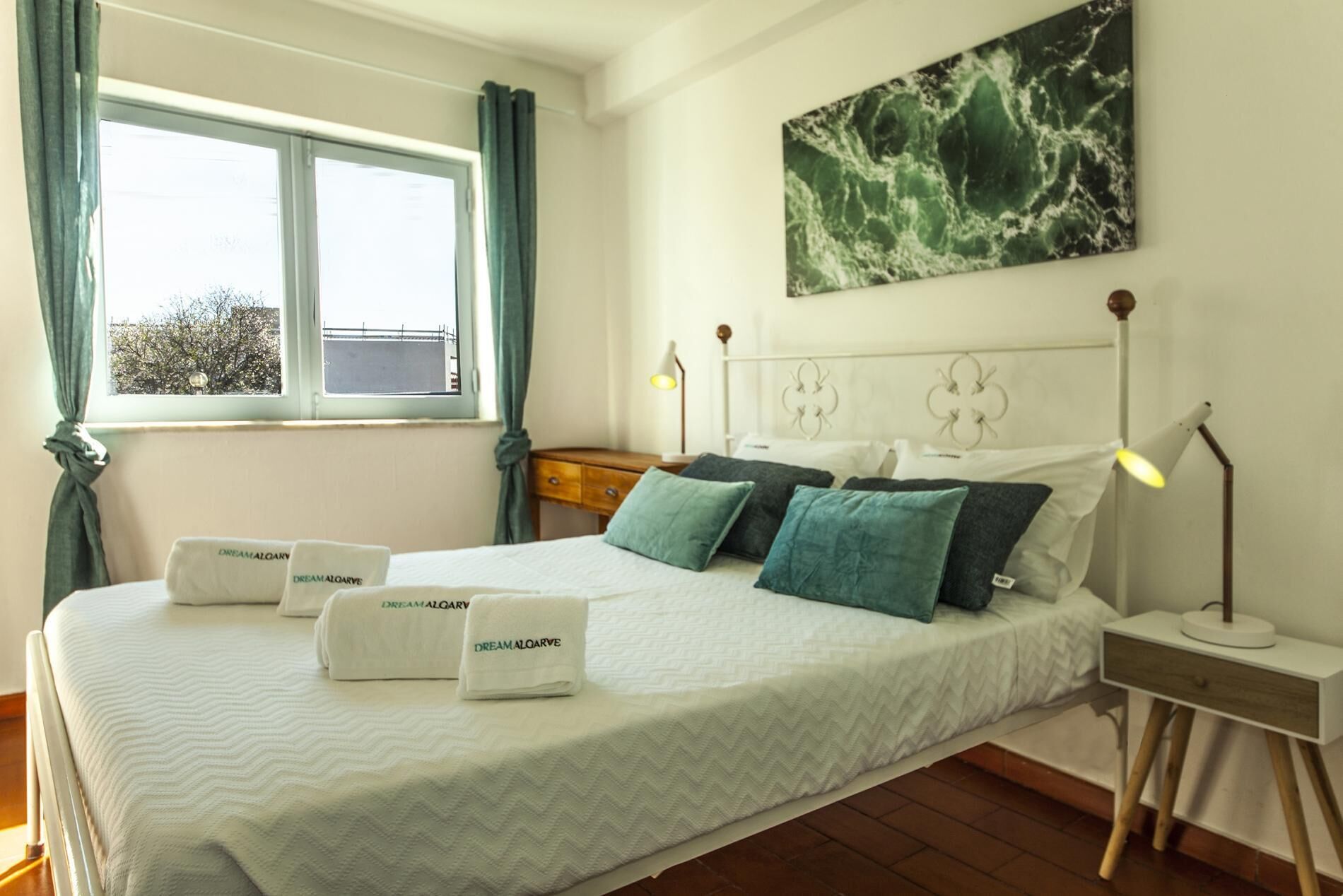 Iron/ironing board, free WiFi, bed sheets, wheelchair access