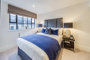 2 bedrooms, iron/ironing board, WiFi - Luxury Two Bedroom Riverside Penthouse (Greater London)